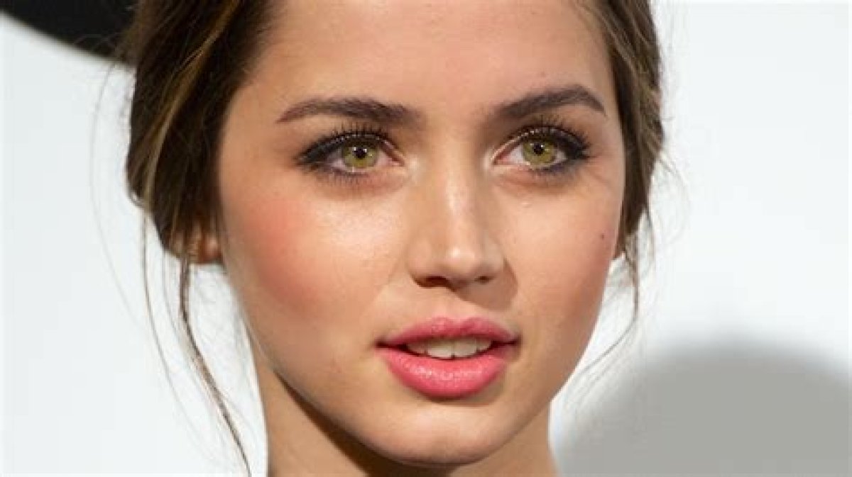 Ana De Armas: the Enigmatic Elegance of the Ghosted Dress