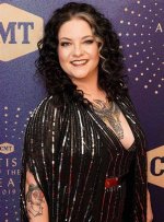Are Ashley Mcbryde and Martina Mcbride Related: Unraveling the Connection