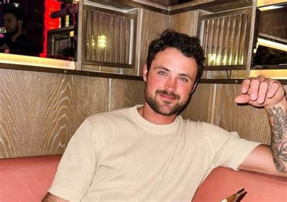 Dylan Efron (Instagram Star) Wiki, Biography, Age, Height, Weight, Girlfriend, Net Worth, Family, Career, Facts