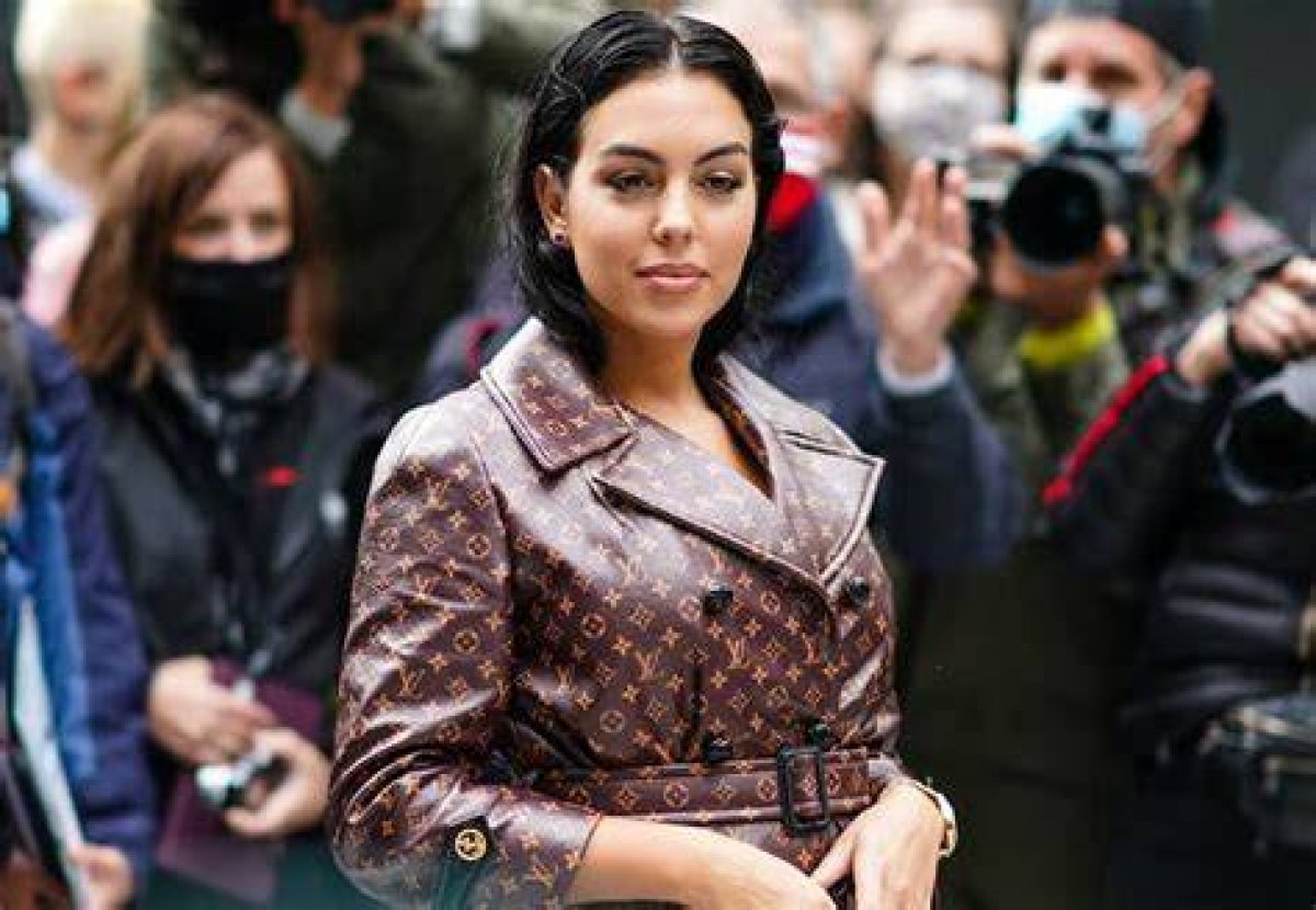 Georgina Rodriguez Biography, Age, Wiki, Height, Weight, Boyfriend, Family & More ·