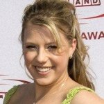 Jodie Sweetin - Age, Bio, Birthday, Family, Net Worth