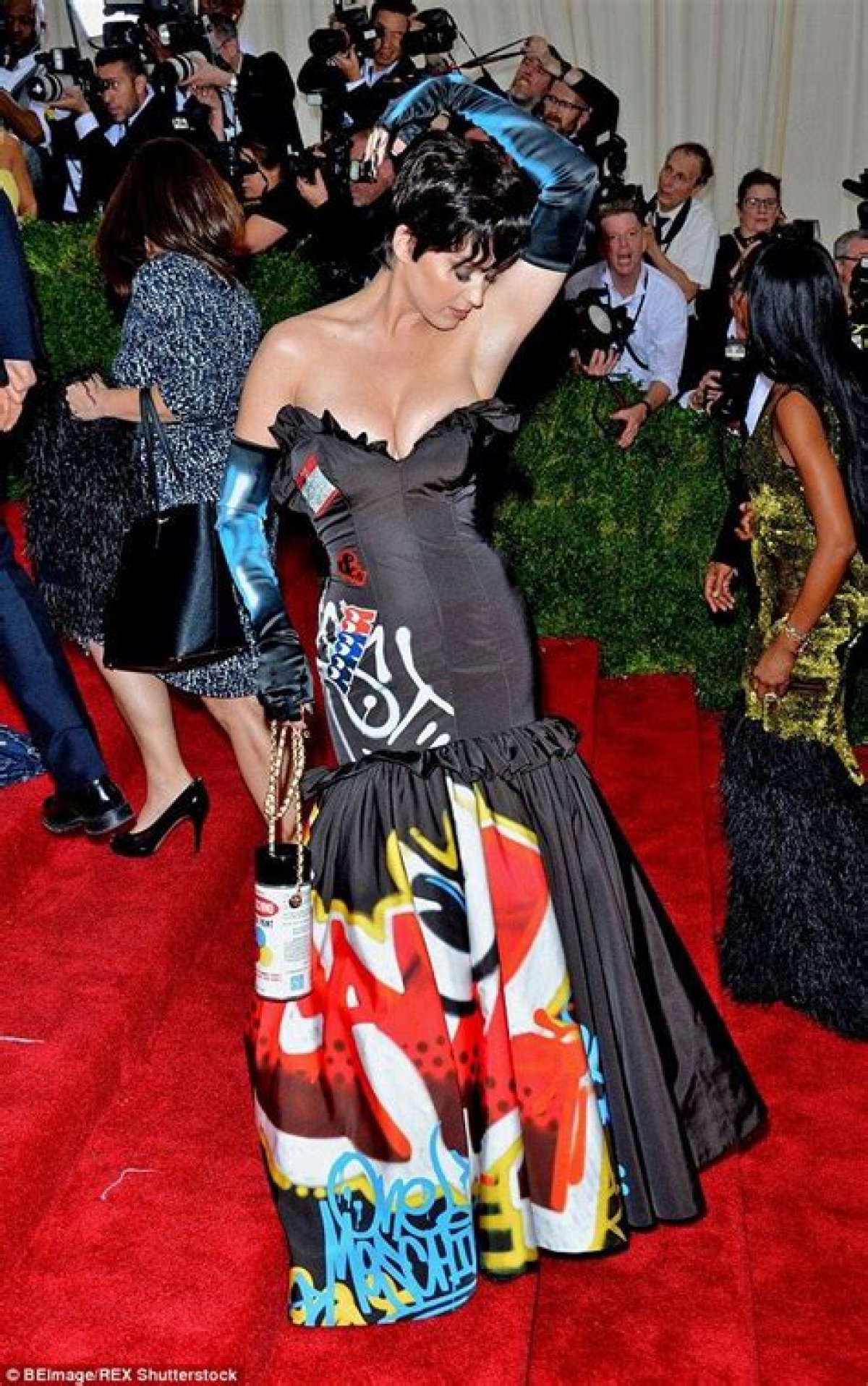 Katy Perry's Cleavage: a Daring Display on the Red Carpet