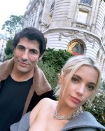 Pregnant Ashley Benson Marries Oil Heir Brandon Davis: Report |