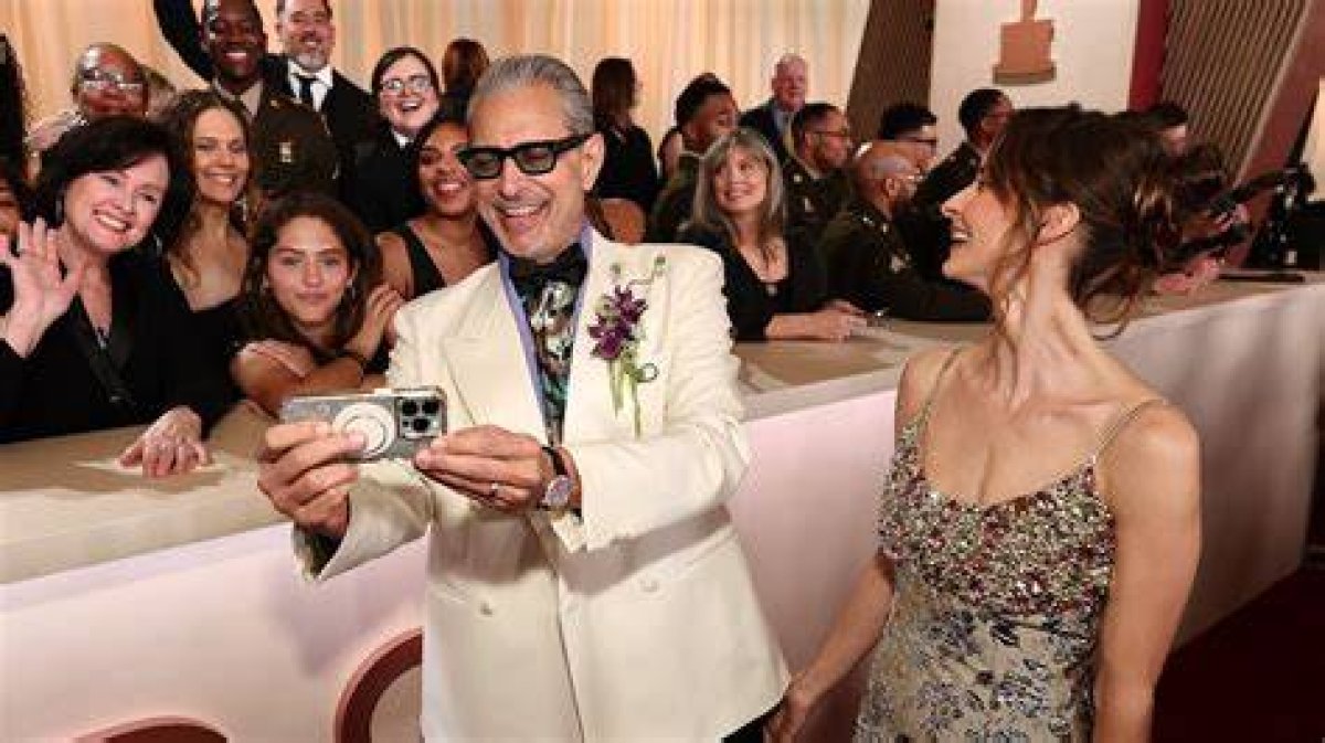Unveiling the Magic of the Oscars: a Journey Through Cinema's Most Prestigious Night