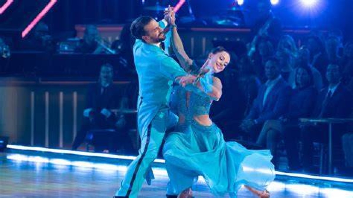 Unveiling the Voted-off Secret: Dwts