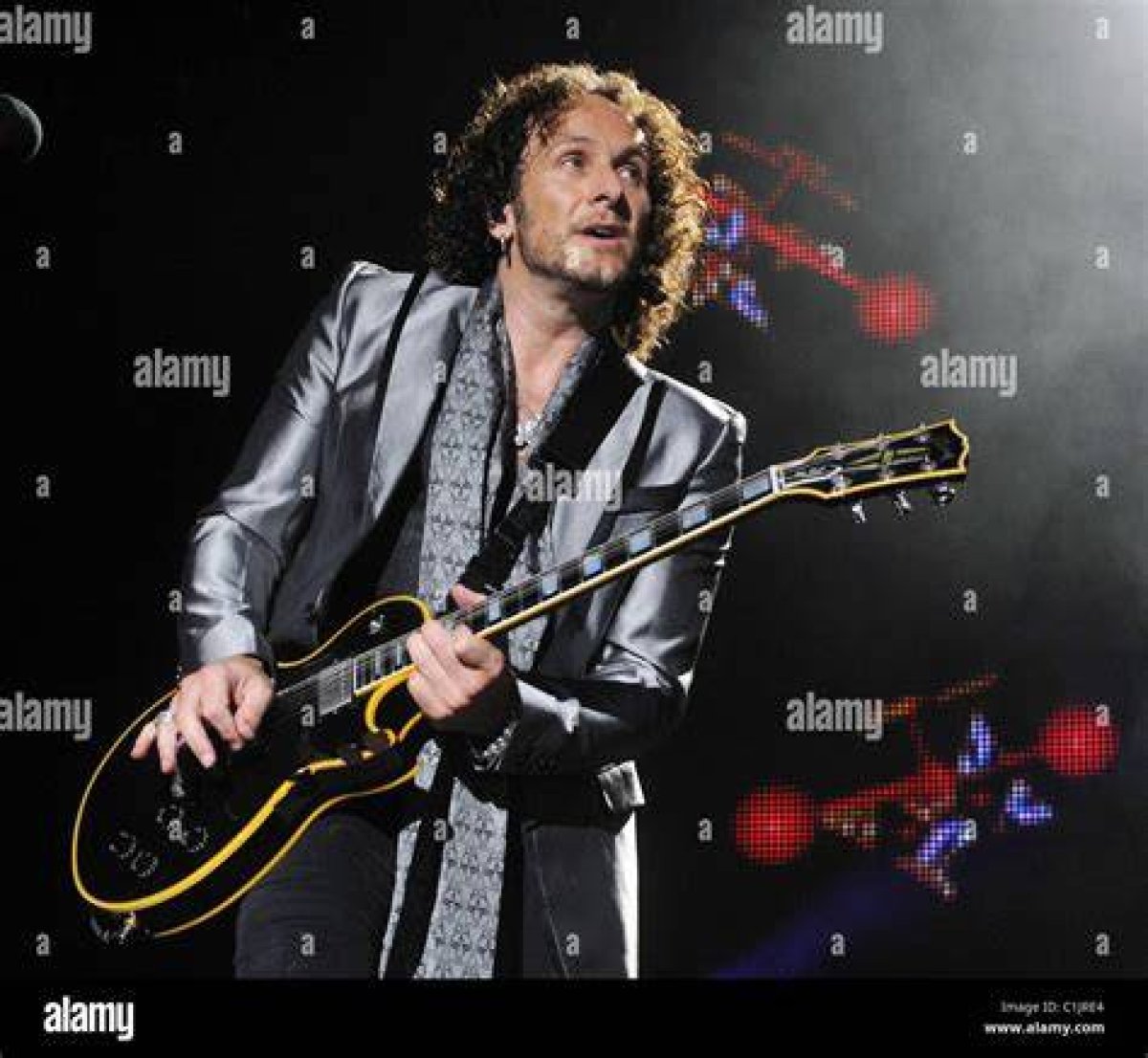 Vivian Campbell ·