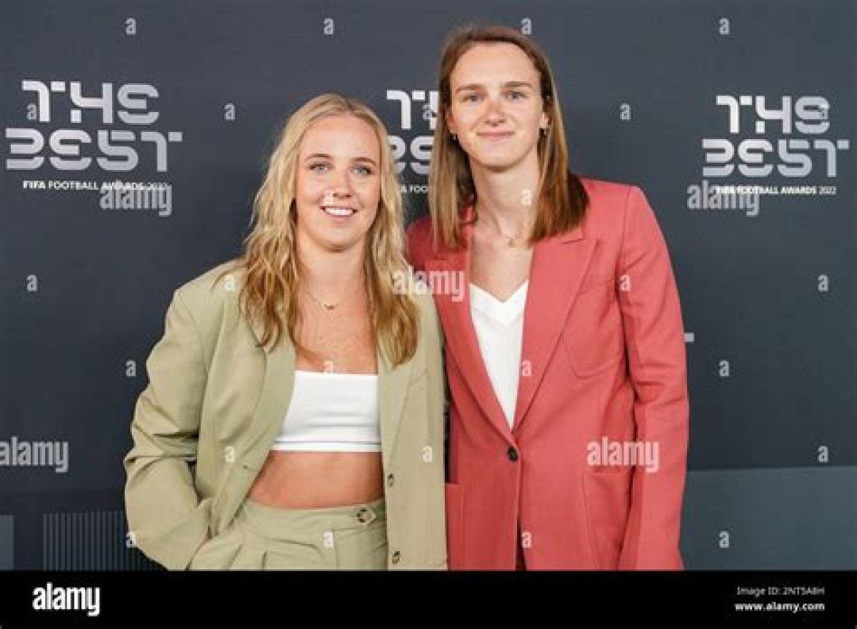 Why Beth Mead and Girlfriend Danielle Van De Donk Break up & Does She Have a New Partner?